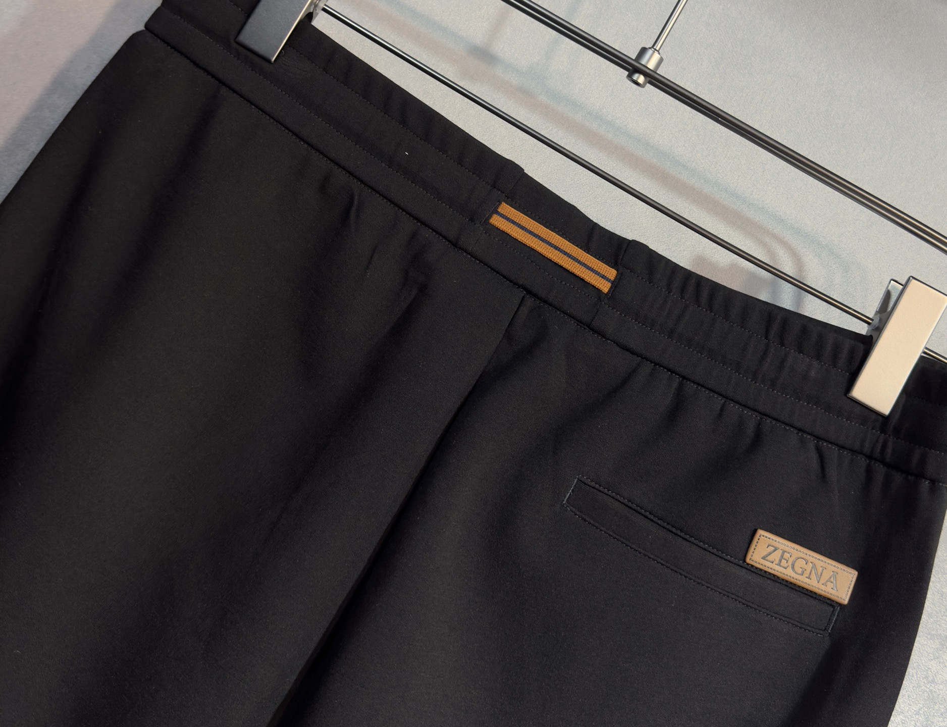 🔥ZEGNA 杰尼亚 25年秋冬新款休闲裤 品牌经典系列 休闲运动皆可 采用意大利进口精梳棉面料 舒适度