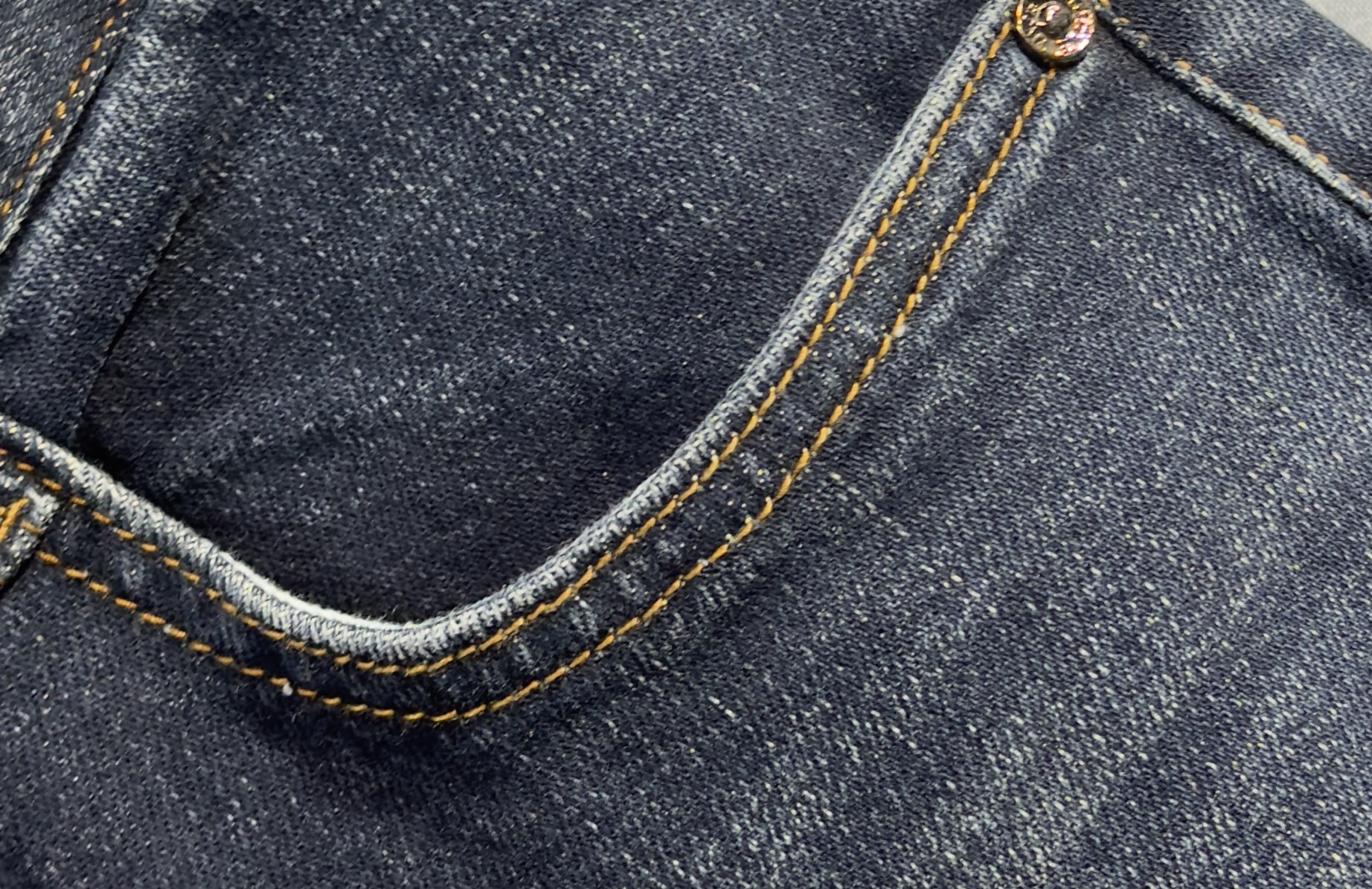 🔥ZEGNA 杰尼亚 25年秋冬新品牛仔裤🔥专柜热销款 品味与价值共享 身穿着非常舒适 低调不失奢华 穿