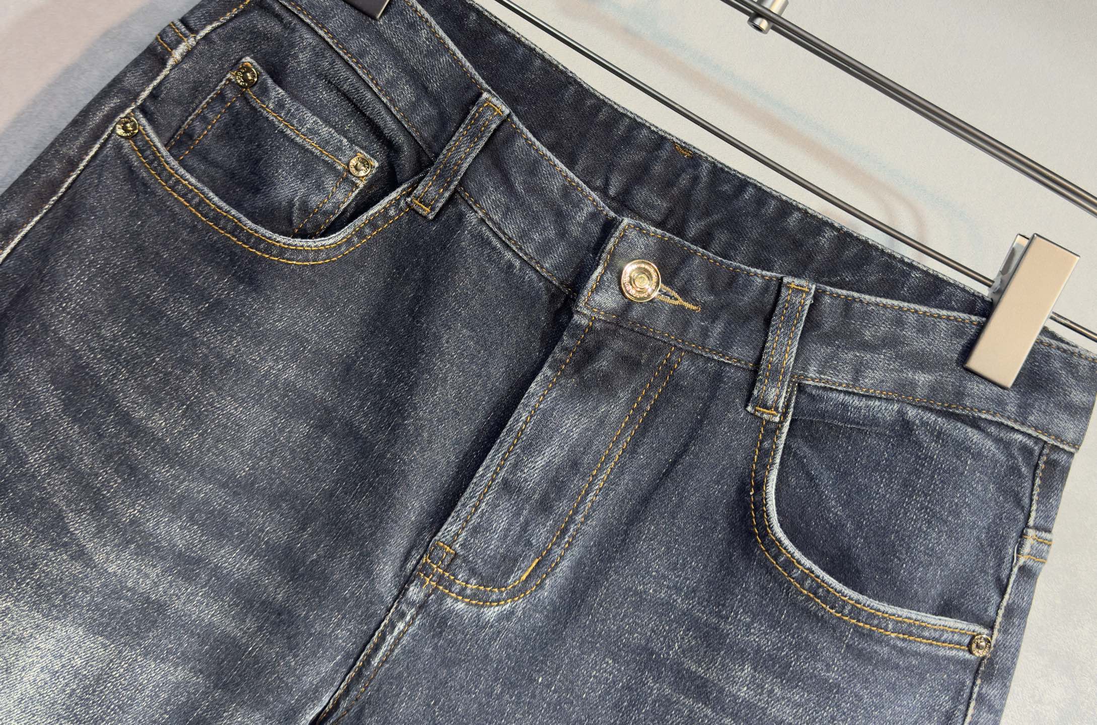 🔥ZEGNA 杰尼亚 25年秋冬新品牛仔裤🔥专柜热销款 品味与价值共享 身穿着非常舒适 低调不失奢华 穿