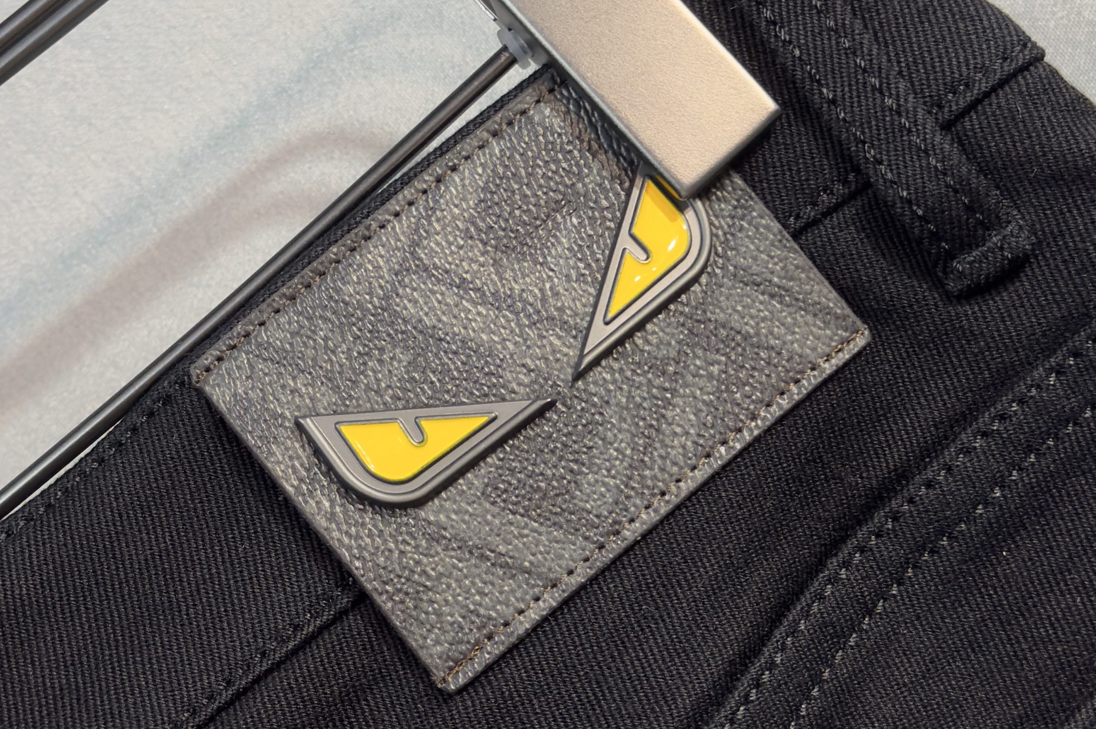 🔥FENDI 芬迪25年秋冬新品牛仔裤🔥专柜热销款 品味与价值共享 身穿着非常舒适 低调不失奢华 穿出去