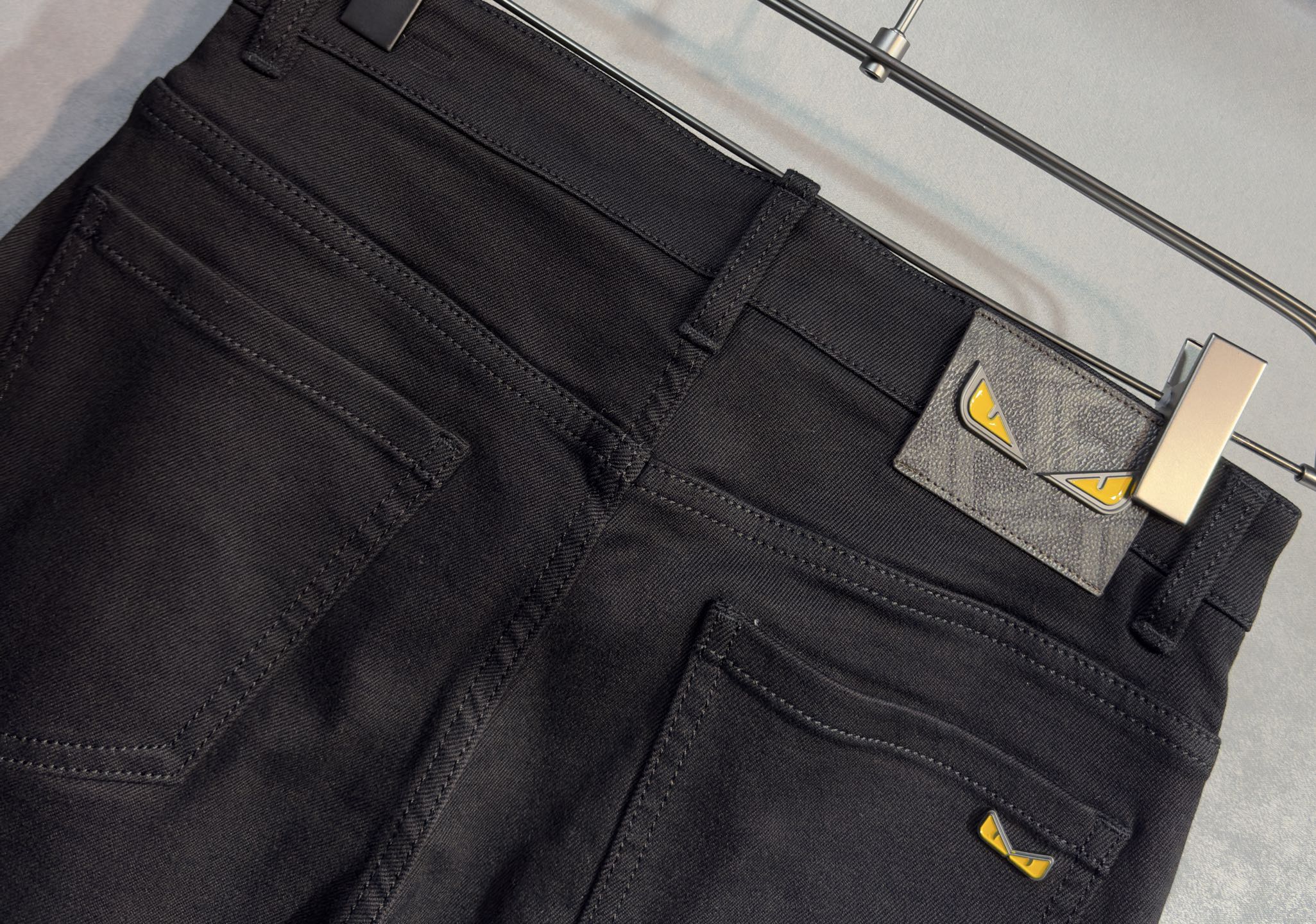 🔥FENDI 芬迪25年秋冬新品牛仔裤🔥专柜热销款 品味与价值共享 身穿着非常舒适 低调不失奢华 穿出去