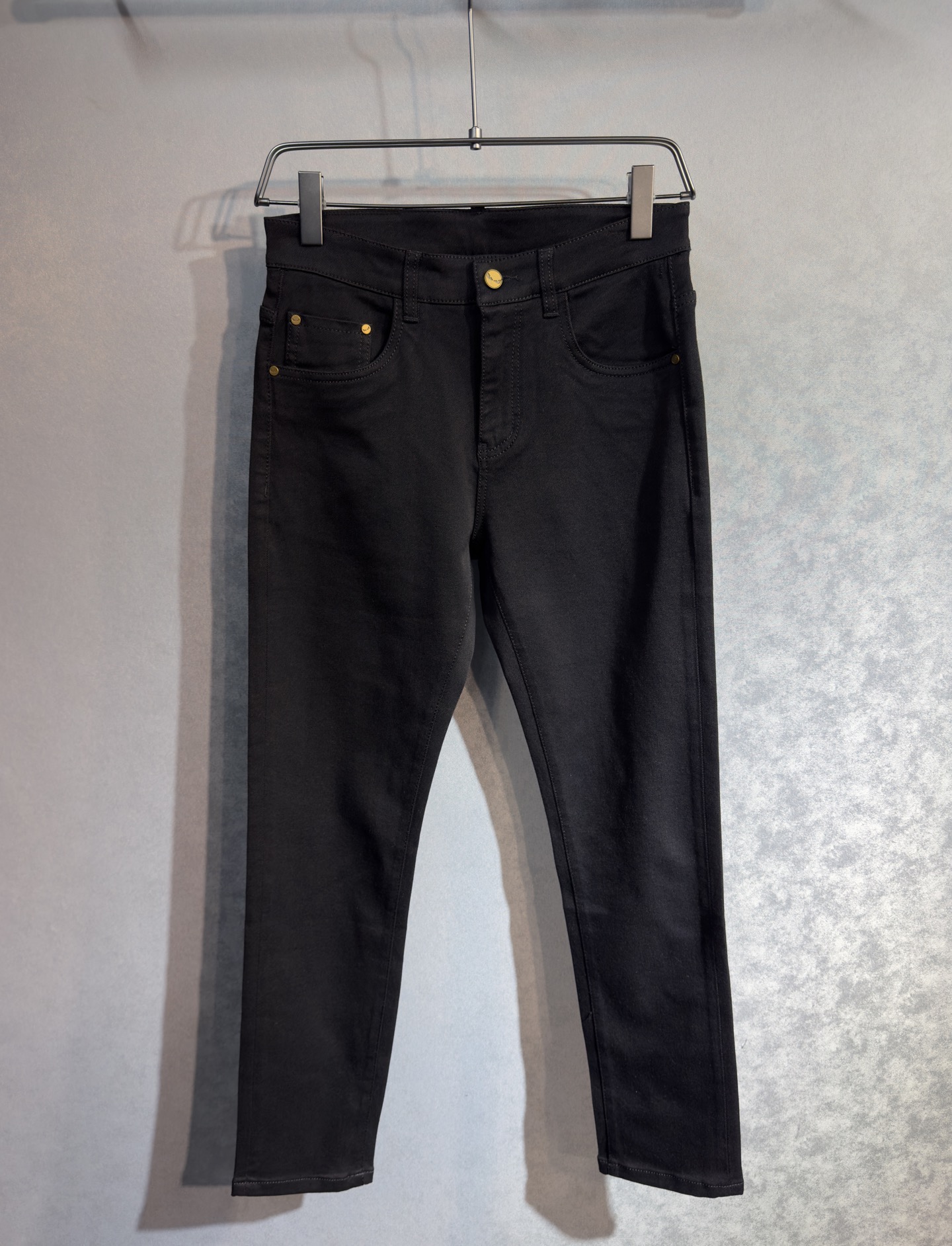 🔥FENDI 芬迪25年秋冬新品牛仔裤🔥专柜热销款 品味与价值共享 身穿着非常舒适 低调不失奢华 穿出去