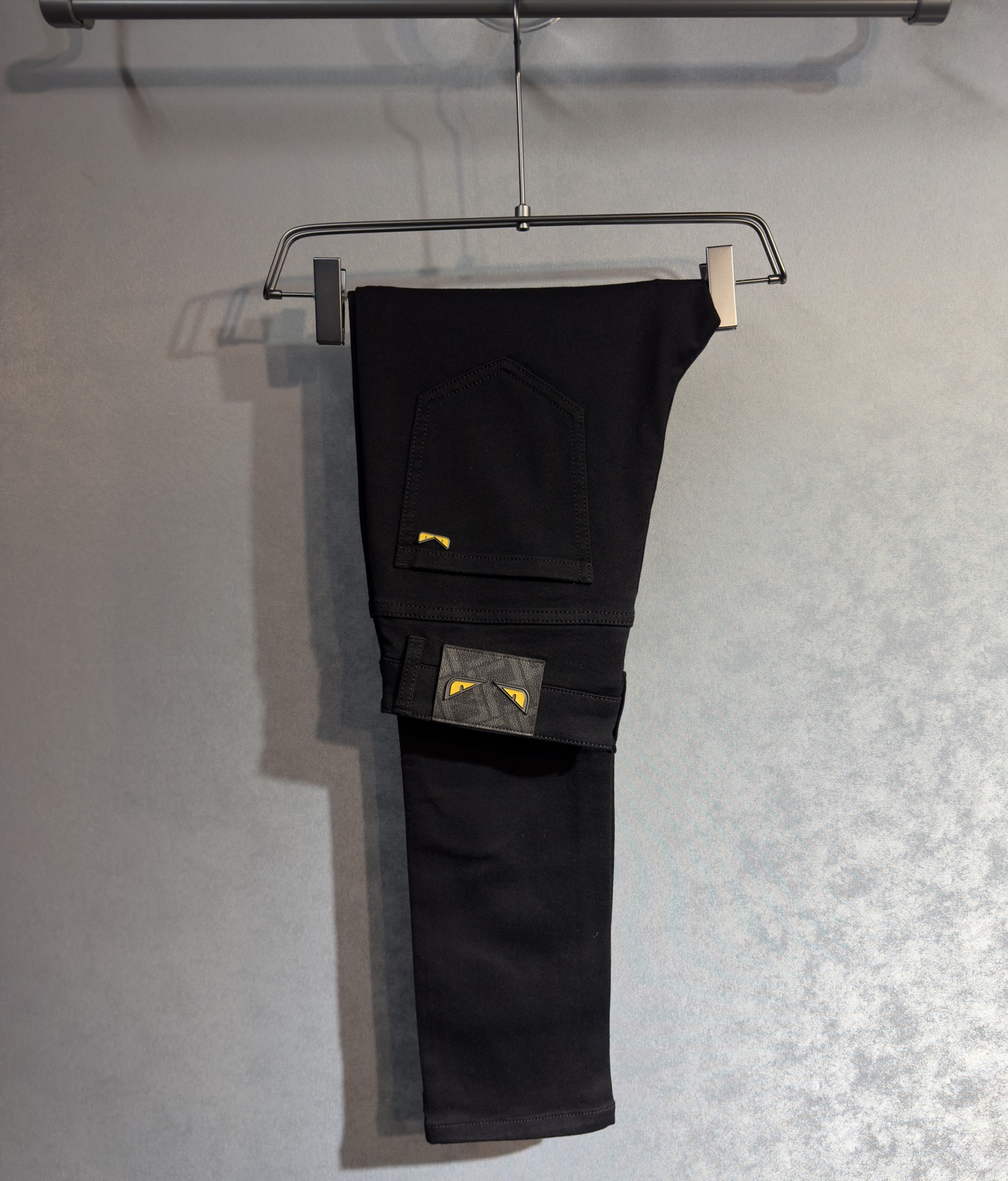 🔥FENDI 芬迪25年秋冬新品牛仔裤🔥专柜热销款 品味与价值共享 身穿着非常舒适 低调不失奢华 穿出去