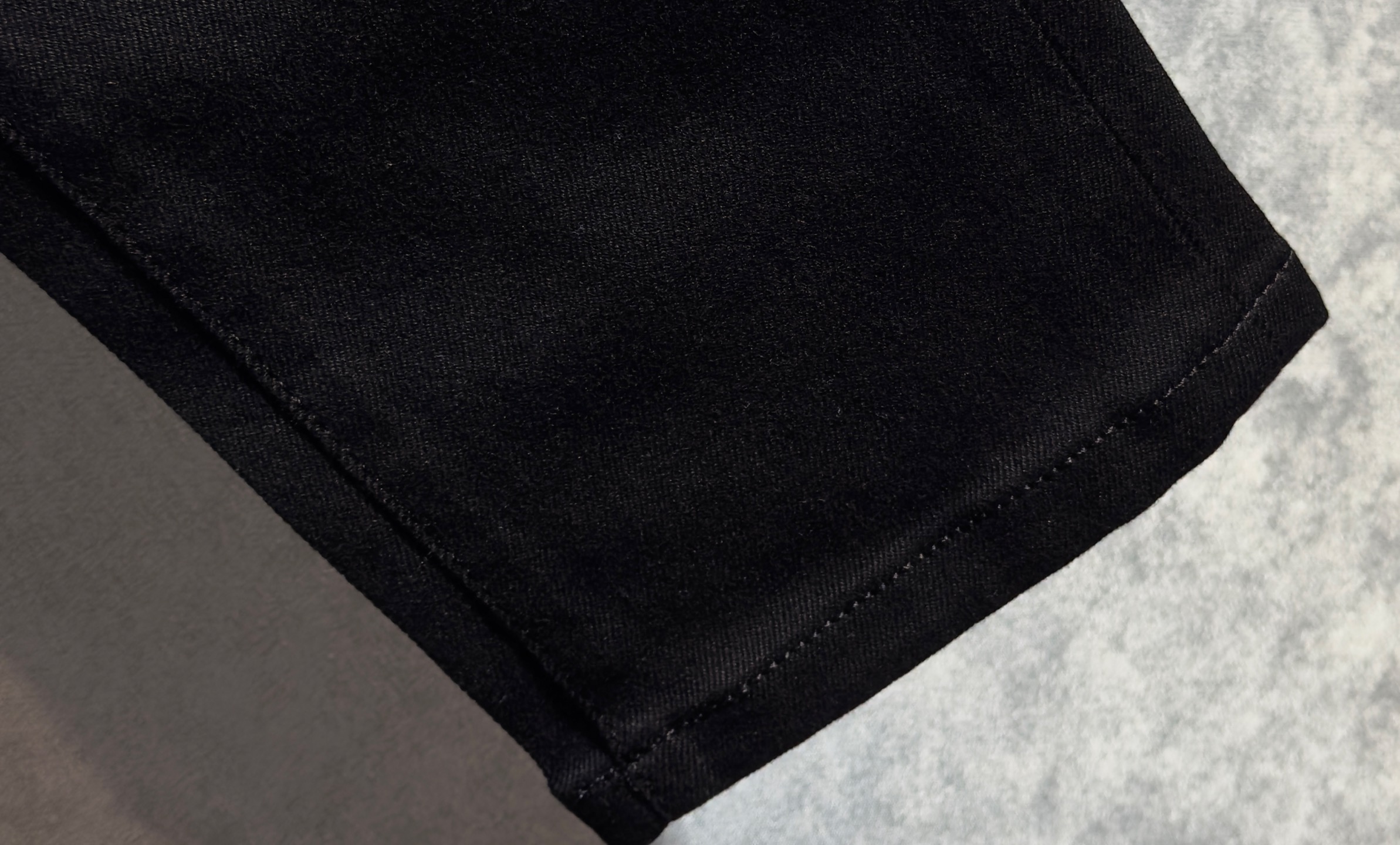 🔥FENDI 芬迪25年秋冬新品牛仔裤🔥专柜热销款 品味与价值共享 身穿着非常舒适 低调不失奢华 穿出去