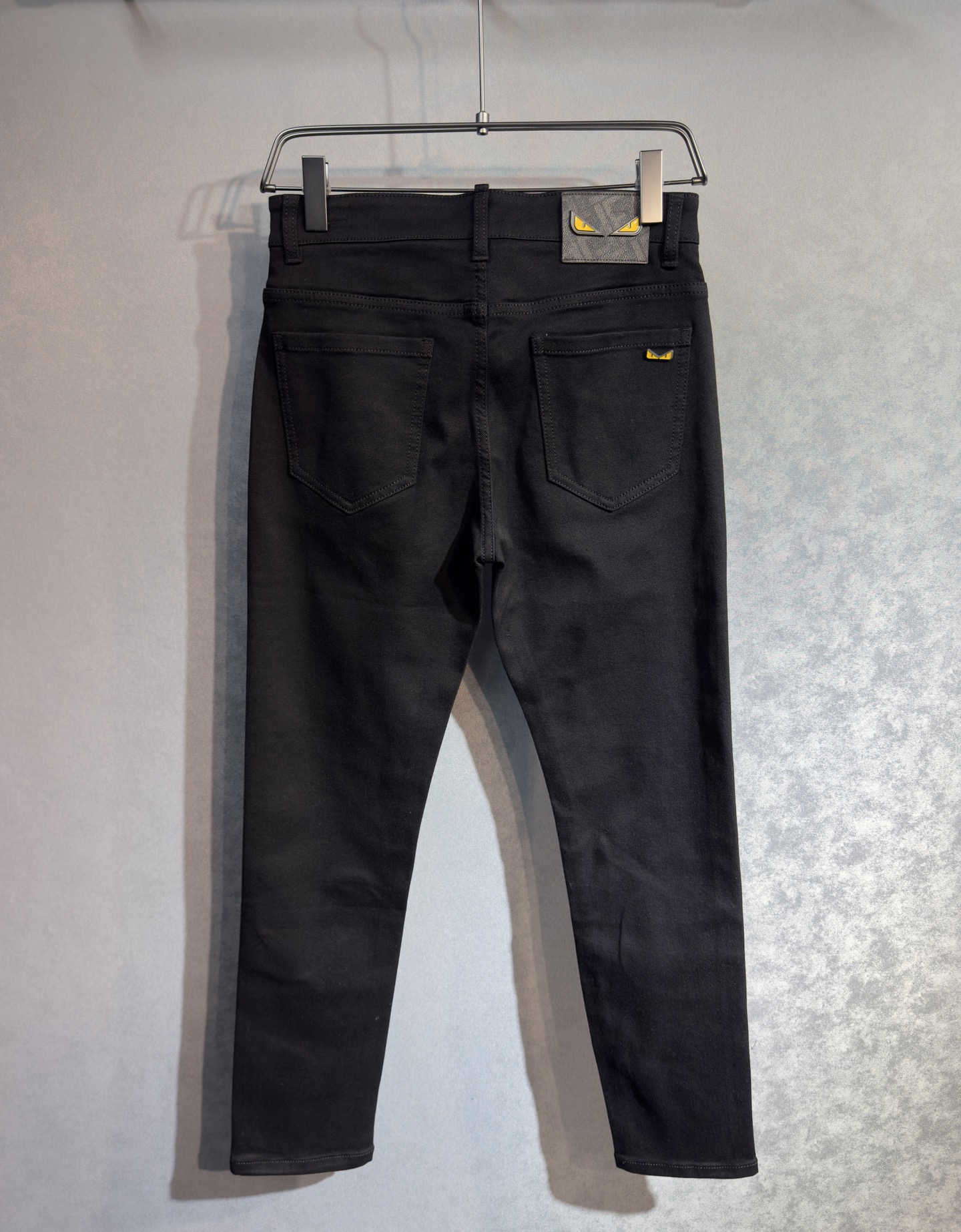 🔥FENDI 芬迪25年秋冬新品牛仔裤🔥专柜热销款 品味与价值共享 身穿着非常舒适 低调不失奢华 穿出去