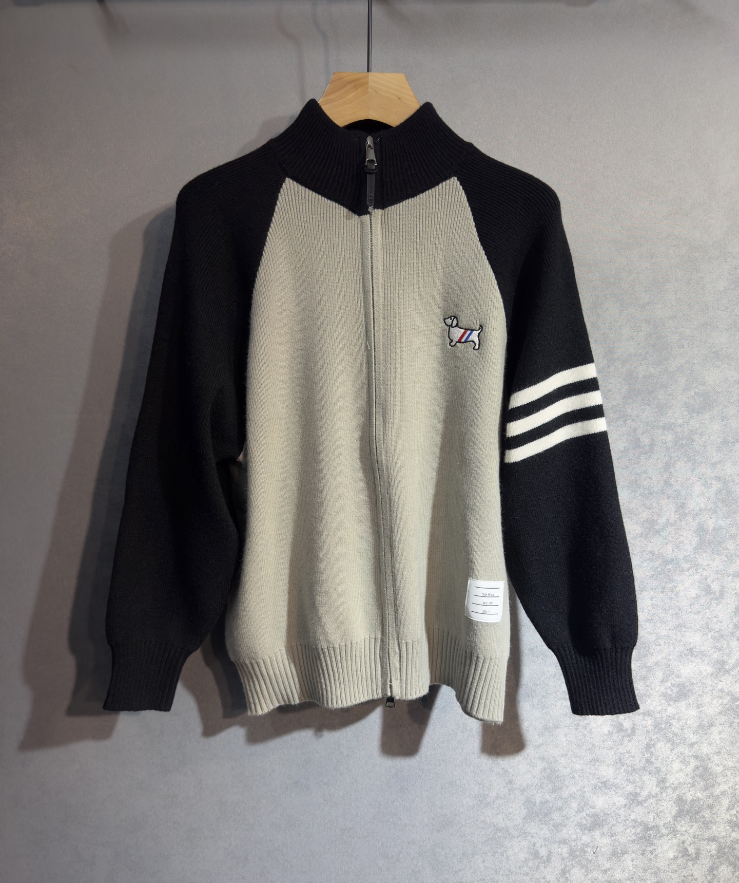 _dCI9sphoBAQEJJ4SqYCB-j-5jqCuhmvwk3myXWw