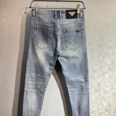 🔥 PRADA 普拉达 26年新款牛仔裤🔥专柜热销款 品味与价值共享 身穿着非常舒适 低调不失奢华 穿出 🔥 PRADA 普拉达 26年新款牛仔裤🔥专柜热销款 品味与价值共享 身穿着非常舒适 低调不失奢华 穿出