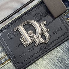 🔥 DIOR 迪奥 26年新款牛仔裤🔥专柜热销款 品味与价值共享 身穿着非常舒适 低调不失奢华 穿出去非 🔥 DIOR 迪奥 26年新款牛仔裤🔥专柜热销款 品味与价值共享 身穿着非常舒适 低调不失奢华 穿出去非