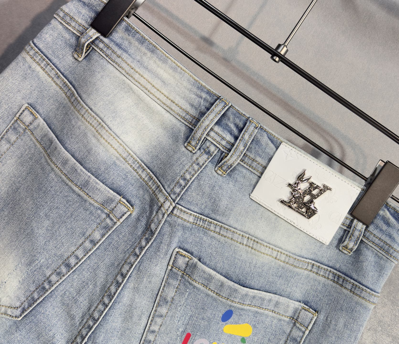 🔥 LV 路易威登 26哦靠新款牛仔裤🔥专柜热销款 品味与价值共享 身穿着非常舒适 低调不失奢华 穿出去
