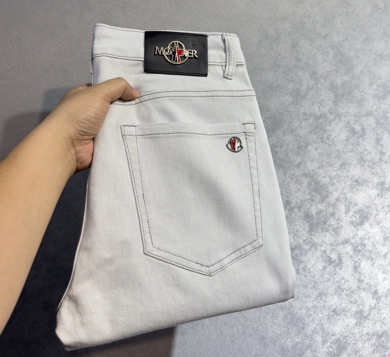 🔥 MONCLER 蒙口 26年新款牛仔裤🔥专柜热销款 品味与价值共享 身穿着非常舒适 低调不失奢华 穿