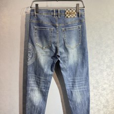 🔥 VERSACE 范思哲 26年新款牛仔裤🔥专柜热销款 品味与价值共享 身穿着非常舒适 低调不失奢华 🔥 VERSACE 范思哲 26年新款牛仔裤🔥专柜热销款 品味与价值共享 身穿着非常舒适 低调不失奢华