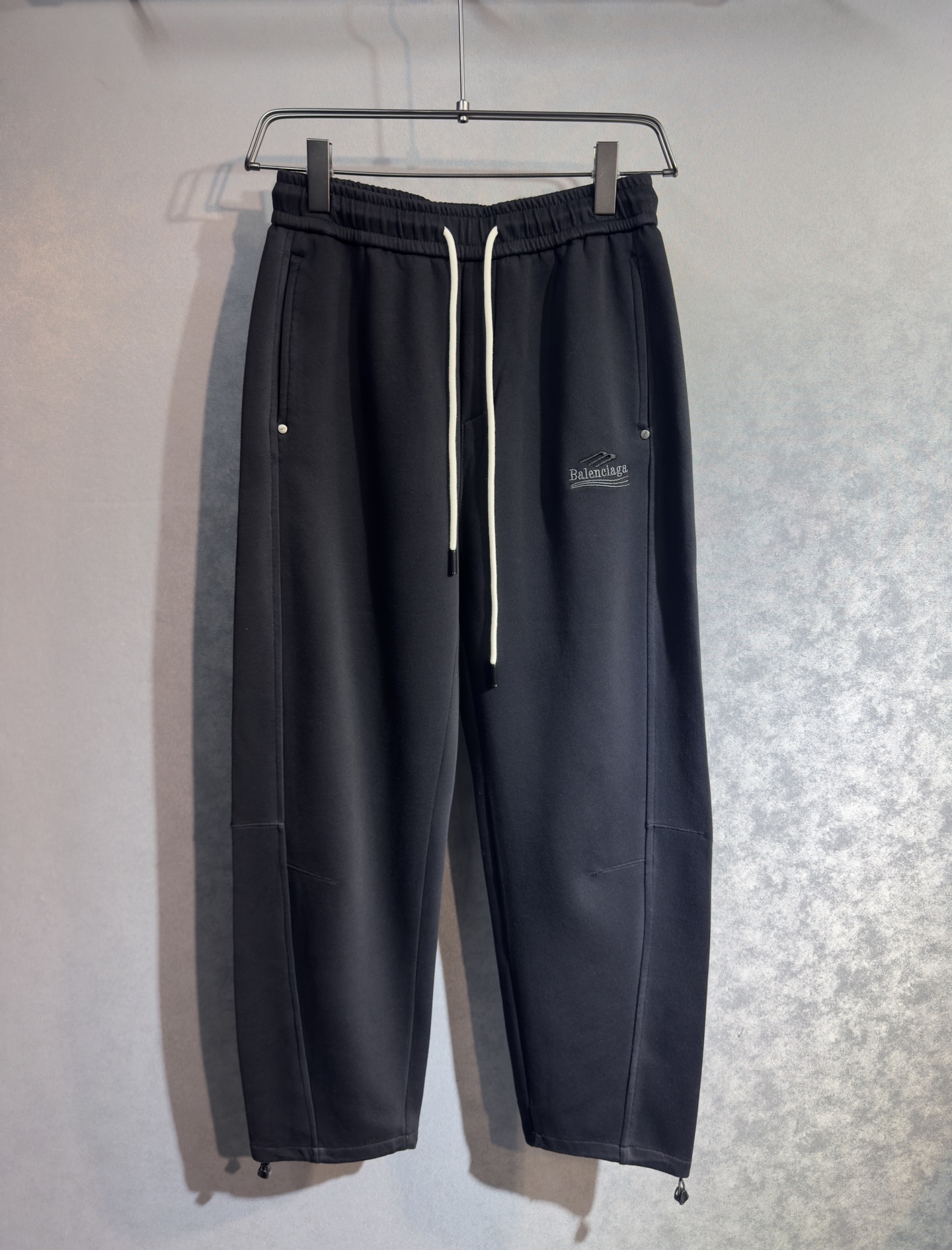 🔥BALENCIGA 巴黎世家 26年新款休闲裤🔥专柜热销款 品味与价值共享 身穿着非常舒适 低调不失奢
