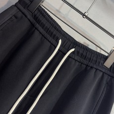 🔥BALENCIGA 巴黎世家 26年新款休闲裤🔥专柜热销款 品味与价值共享 身穿着非常舒适 低调不失奢 🔥BALENCIGA 巴黎世家 26年新款休闲裤🔥专柜热销款 品味与价值共享 身穿着非常舒适 低调不失奢