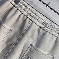 🔥PRADA 普拉达 26年新款休闲裤🔥专柜热销款 品味与价值共享 身穿着非常舒适 低调不失奢华 穿出去 🔥PRADA 普拉达 26年新款休闲裤🔥专柜热销款 品味与价值共享 身穿着非常舒适 低调不失奢华 穿出去