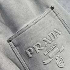 🔥PRADA 普拉达 26年新款休闲裤🔥专柜热销款 品味与价值共享 身穿着非常舒适 低调不失奢华 穿出去 🔥PRADA 普拉达 26年新款休闲裤🔥专柜热销款 品味与价值共享 身穿着非常舒适 低调不失奢华 穿出去