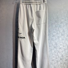 🔥BALENCIGA 巴黎世家 26年新款休闲裤🔥专柜热销款 品味与价值共享 身穿着非常舒适 低调不失奢 🔥BALENCIGA 巴黎世家 26年新款休闲裤🔥专柜热销款 品味与价值共享 身穿着非常舒适 低调不失奢