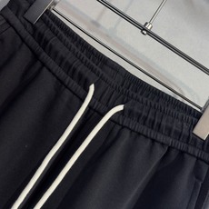 🔥BALENCIGA 巴黎世家 26年新款休闲裤🔥专柜热销款 品味与价值共享 身穿着非常舒适 低调不失 🔥BALENCIGA 巴黎世家 26年新款休闲裤🔥专柜热销款 品味与价值共享 身穿着非常舒适 低调不失