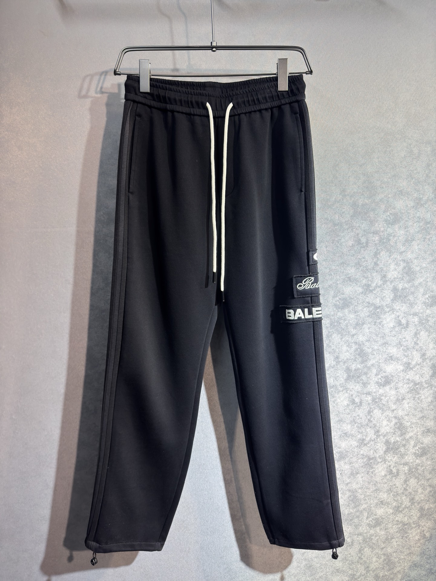 🔥BALENCIGA  巴黎世家 26年新款休闲裤🔥专柜热销款 品味与价值共享 身穿着非常舒适 低调不失