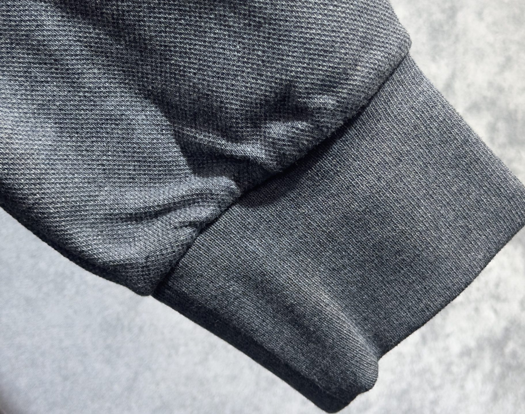 🔥 ZEGNA 杰尼亚 2026新款男士休闲连帽卫衣外套！休闲帅气 连帽外套更是秋冬衣橱里必不可少的一件