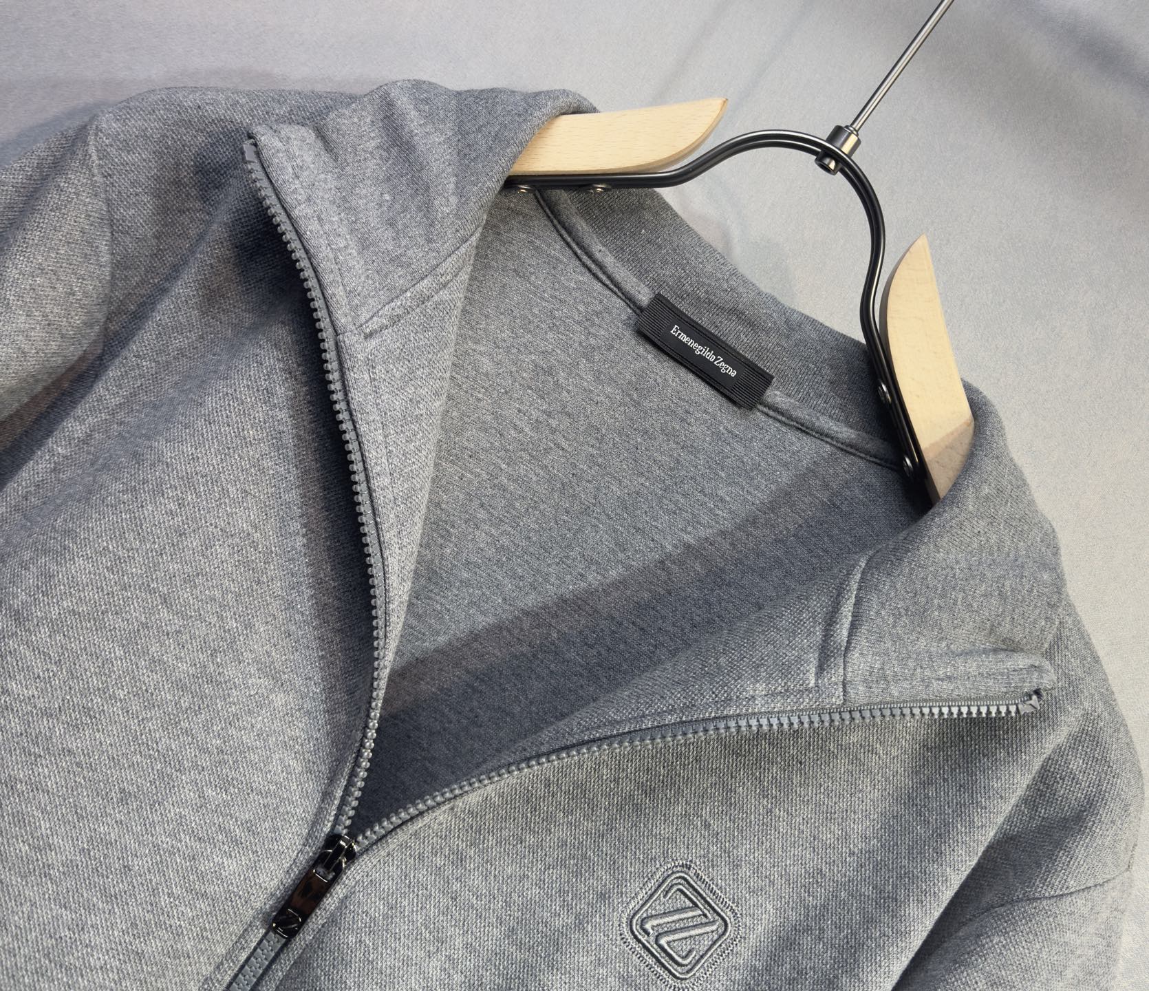 🔥 ZEGNA 杰尼亚 2026新款男士休闲连帽卫衣外套！休闲帅气 连帽外套更是秋冬衣橱里必不可少的一件