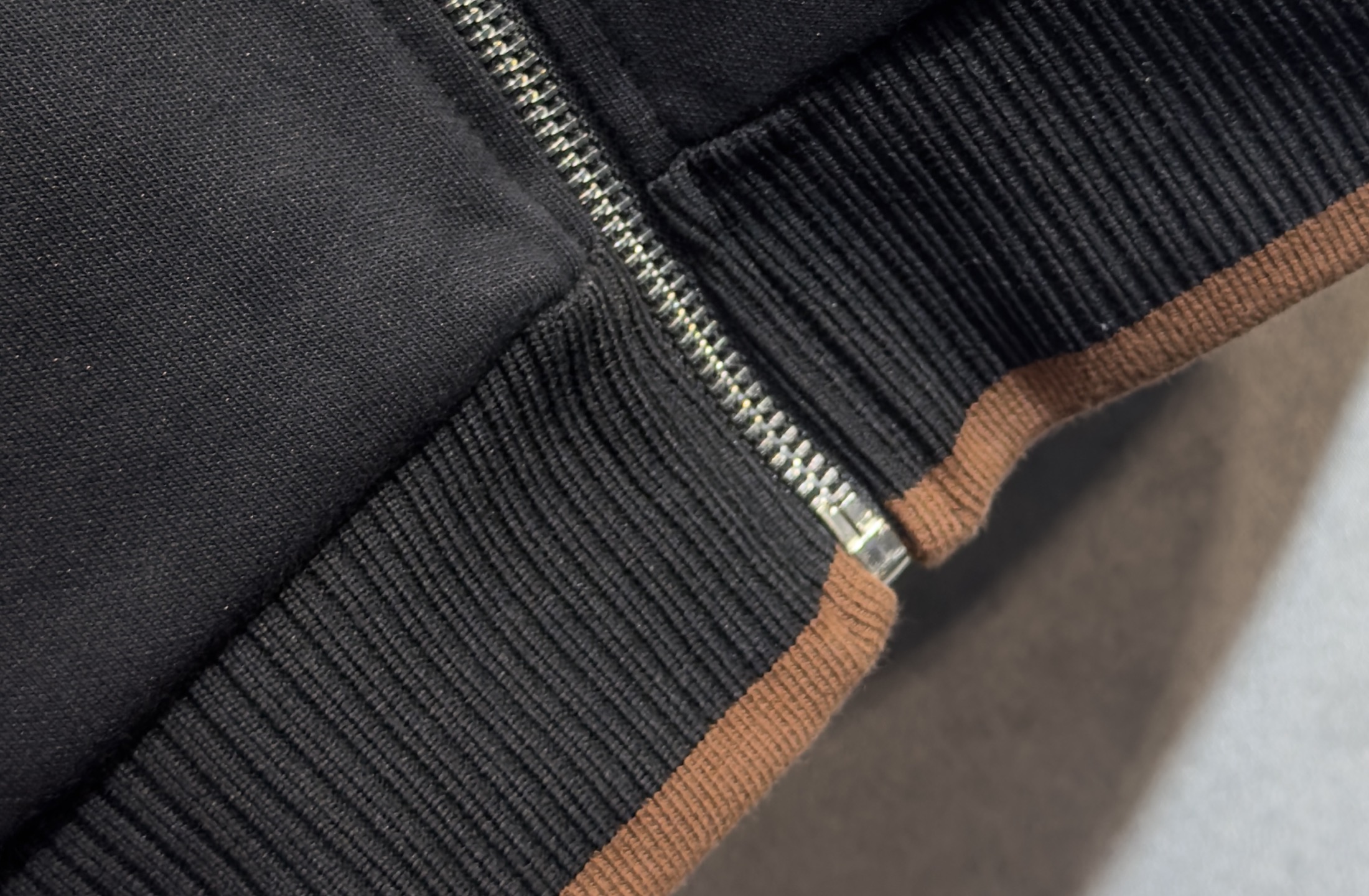 🔥Loro Piana 诺悠翩雅 2026新款男士休闲连帽卫衣外套！休闲帅气 连帽外套更是秋冬衣橱里必不