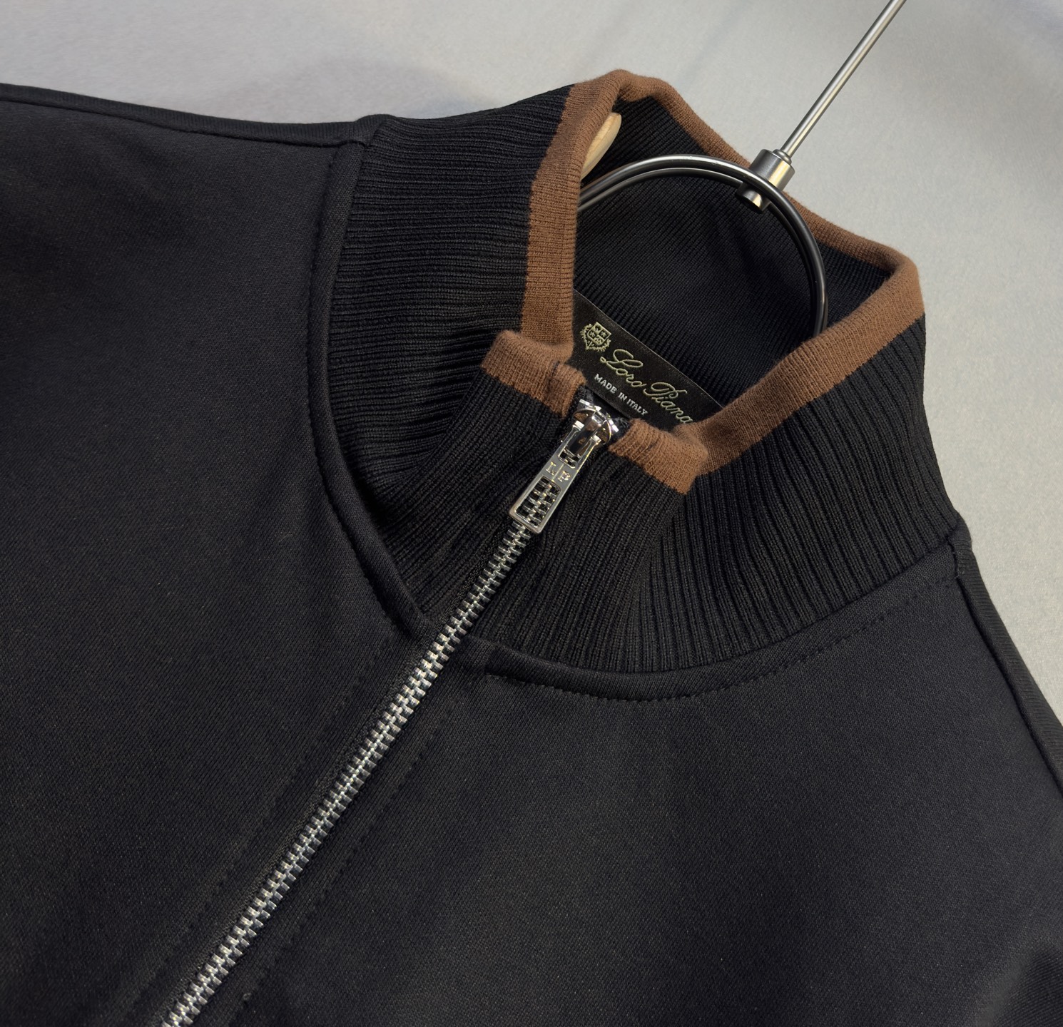 🔥Loro Piana 诺悠翩雅 2026新款男士休闲连帽卫衣外套！休闲帅气 连帽外套更是秋冬衣橱里必不