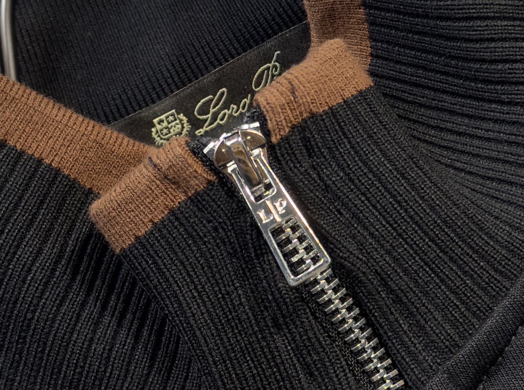 🔥Loro Piana 诺悠翩雅 2026新款男士休闲连帽卫衣外套！休闲帅气 连帽外套更是秋冬衣橱里必不