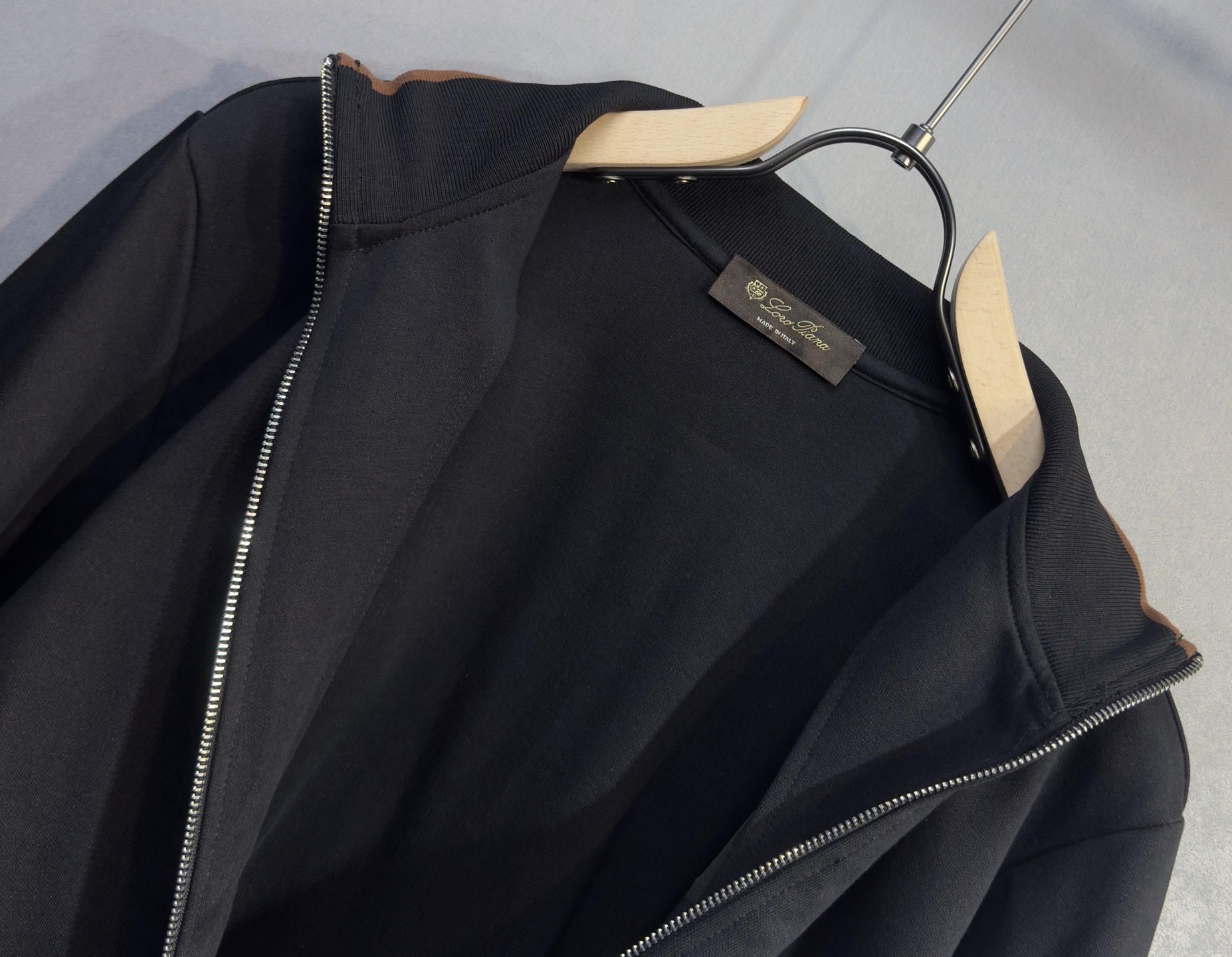 🔥Loro Piana 诺悠翩雅 2026新款男士休闲连帽卫衣外套！休闲帅气 连帽外套更是秋冬衣橱里必不