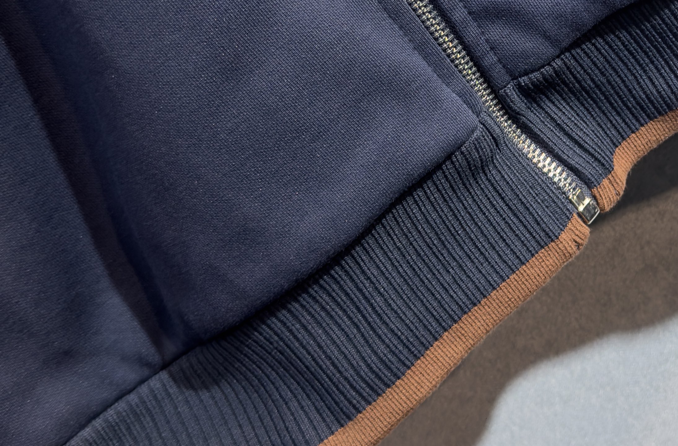 🔥Loro Piana 诺悠翩雅 2026新款男士休闲连帽卫衣外套！休闲帅气 连帽外套更是秋冬衣橱里必不