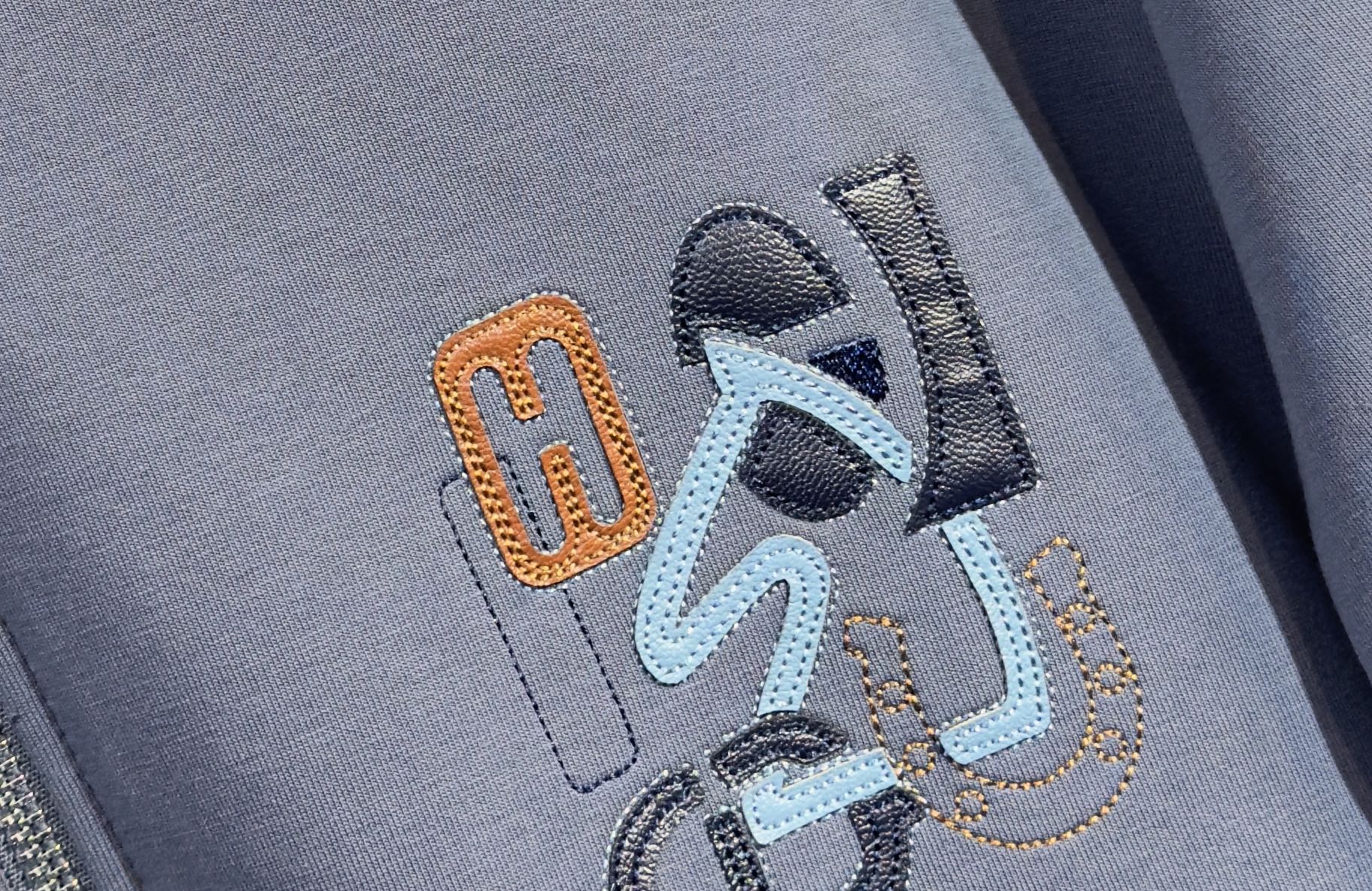 🔥HERMES 爱马仕 2026新款男士休闲连帽卫衣外套！休闲帅气 连帽外套更是秋冬衣橱里必不可少的一件