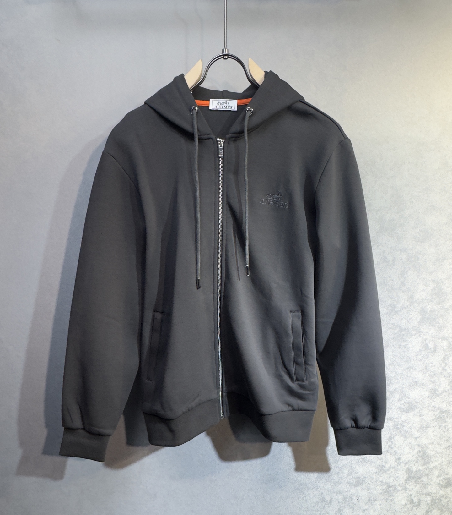 🔥HERMES 爱马仕 2026新款男士休闲连帽卫衣外套！休闲帅气 连帽外套更是秋冬衣橱里必不可少的一件