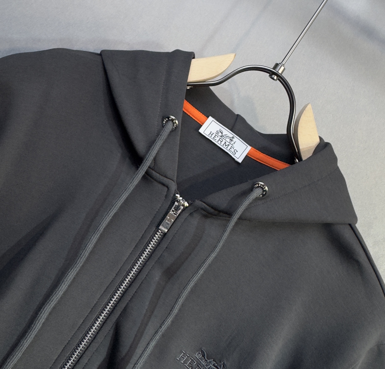 🔥HERMES 爱马仕 2026新款男士休闲连帽卫衣外套！休闲帅气 连帽外套更是秋冬衣橱里必不可少的一件