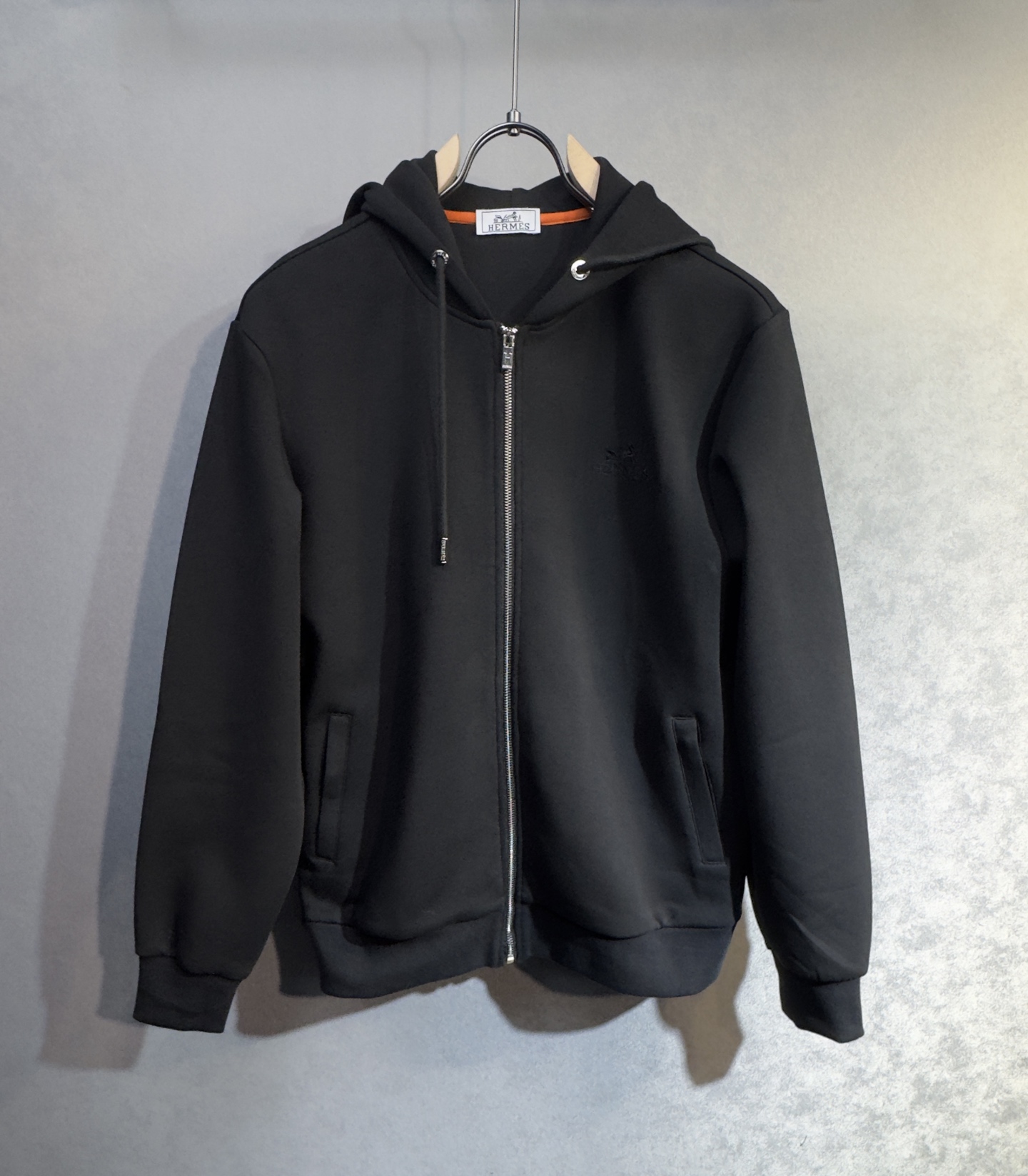 🔥HERMES 爱马仕 2026新款男士休闲连帽卫衣外套！休闲帅气 连帽外套更是秋冬衣橱里必不可少的一件