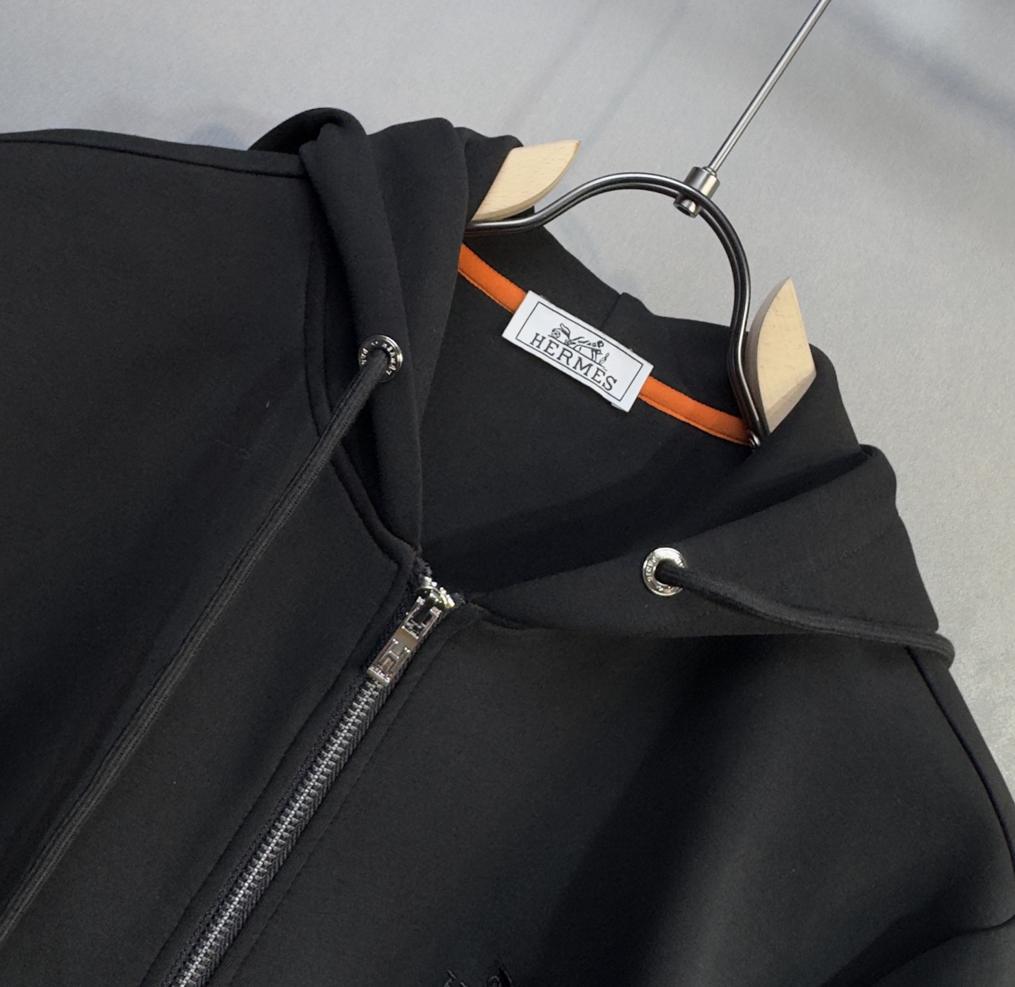 🔥HERMES 爱马仕 2026新款男士休闲连帽卫衣外套！休闲帅气 连帽外套更是秋冬衣橱里必不可少的一件