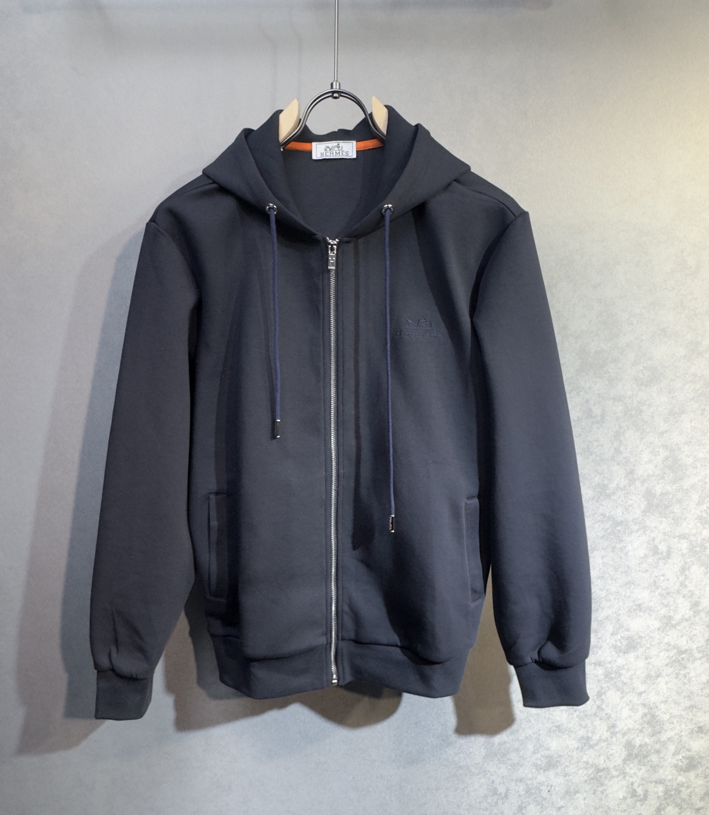 🔥HERMES 爱马仕 2026新款男士休闲连帽卫衣外套！休闲帅气 连帽外套更是秋冬衣橱里必不可少的一件