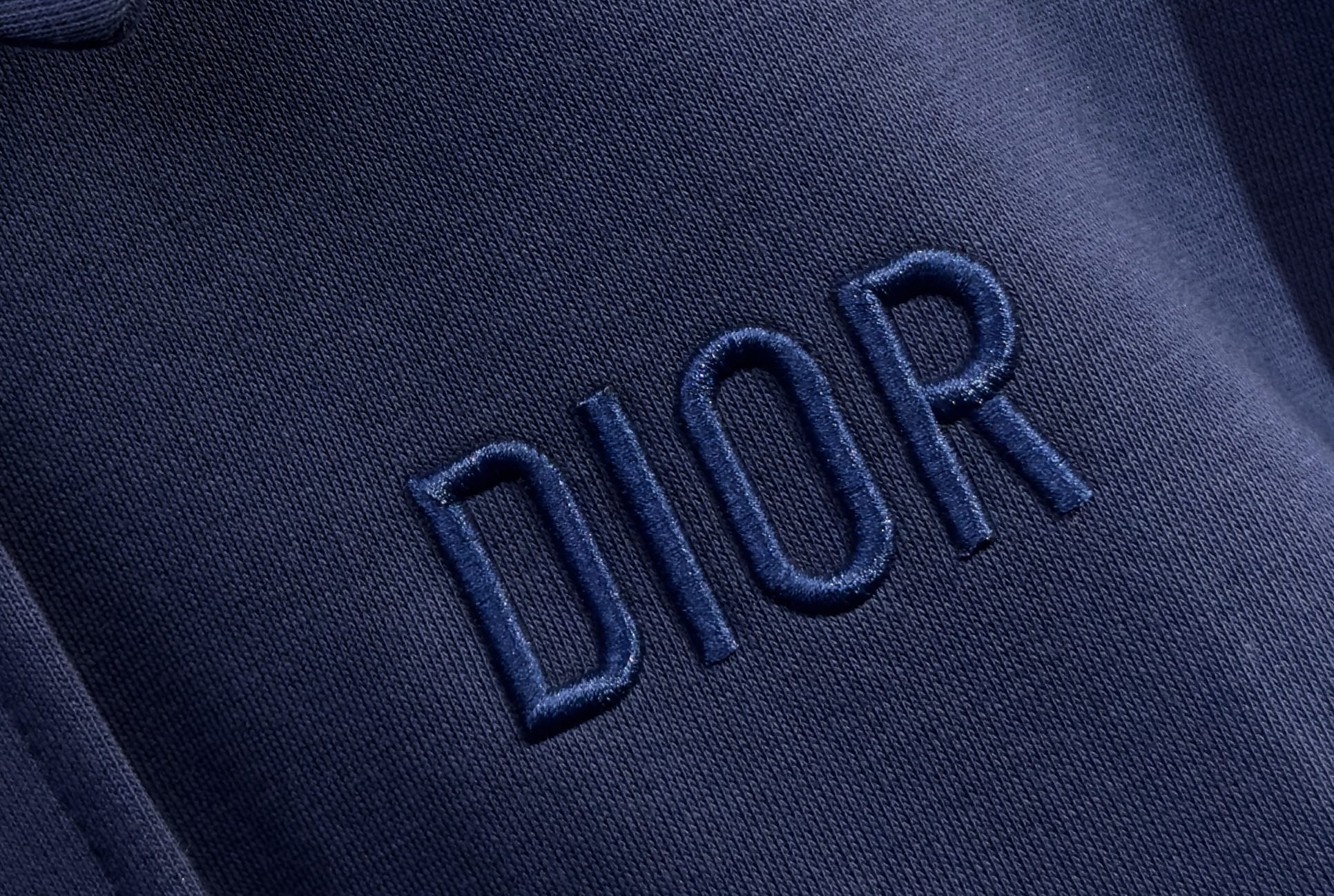 🔥DIOR 迪奥 2026新款男士休闲连帽卫衣外套！休闲帅气 连帽外套更是秋冬衣橱里必不可少的一件，百搭