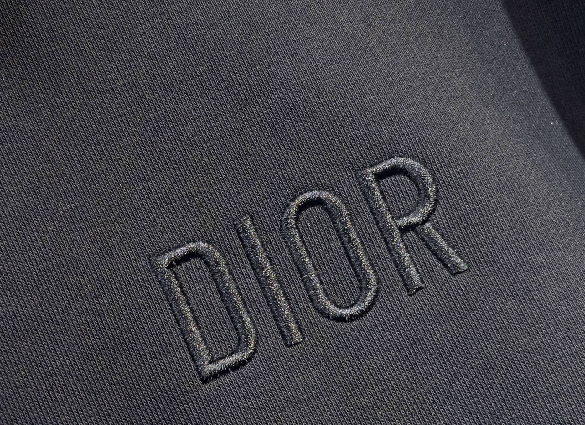 🔥DIOR 迪奥 2026新款男士休闲连帽卫衣外套！休闲帅气 连帽外套更是秋冬衣橱里必不可少的一件，百搭