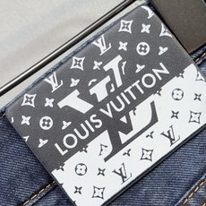 🔥LV 路易威登 26年新款牛仔裤🔥专柜热销款 品味与价值共享 身穿着非常舒适 低调不失奢华 穿出去非常 🔥LV 路易威登 26年新款牛仔裤🔥专柜热销款 品味与价值共享 身穿着非常舒适 低调不失奢华 穿出去非常
