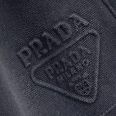 🔥PRADA 普拉达 26年新款休闲裤🔥专柜热销款 品味与价值共享 身穿着非常舒适 低调不失奢华 穿出去 🔥PRADA 普拉达 26年新款休闲裤🔥专柜热销款 品味与价值共享 身穿着非常舒适 低调不失奢华 穿出去