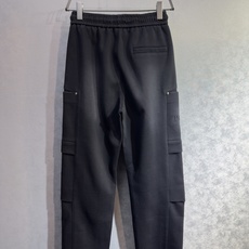 🔥PRADA 普拉达 26年新款休闲裤🔥专柜热销款 品味与价值共享 身穿着非常舒适 低调不失奢华 穿出去 🔥PRADA 普拉达 26年新款休闲裤🔥专柜热销款 品味与价值共享 身穿着非常舒适 低调不失奢华 穿出去