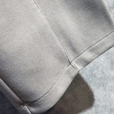 🔥PRADA 普拉达 26年新款休闲裤🔥专柜热销款 品味与价值共享 身穿着非常舒适 低调不失奢华 穿出去 🔥PRADA 普拉达 26年新款休闲裤🔥专柜热销款 品味与价值共享 身穿着非常舒适 低调不失奢华 穿出去