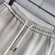 🔥PRADA 普拉达 26年新款休闲裤🔥专柜热销款 品味与价值共享 身穿着非常舒适 低调不失奢华 穿出去 🔥PRADA 普拉达 26年新款休闲裤🔥专柜热销款 品味与价值共享 身穿着非常舒适 低调不失奢华 穿出去
