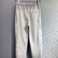 🔥PRADA 普拉达 26年新款休闲裤🔥专柜热销款 品味与价值共享 身穿着非常舒适 低调不失奢华 穿出去 🔥PRADA 普拉达 26年新款休闲裤🔥专柜热销款 品味与价值共享 身穿着非常舒适 低调不失奢华 穿出去