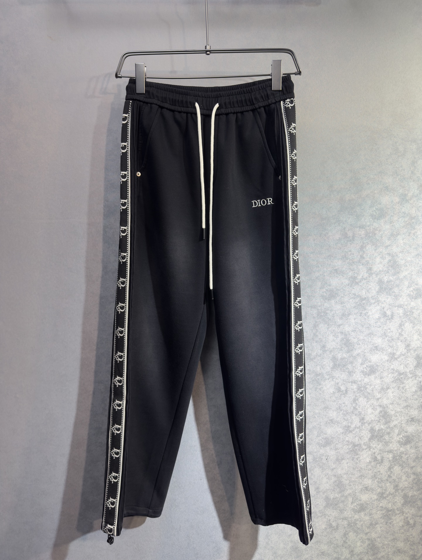 🔥DIOR 迪奥 26年新款休闲裤🔥专柜热销款 品味与价值共享 身穿着非常舒适 低调不失奢华 穿出去非常