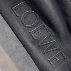 🔥LOEWE 罗意威 26年新款休闲裤🔥专柜热销款 品味与价值共享 身穿着非常舒适 低调不失奢华 穿出去 🔥LOEWE 罗意威 26年新款休闲裤🔥专柜热销款 品味与价值共享 身穿着非常舒适 低调不失奢华 穿出去