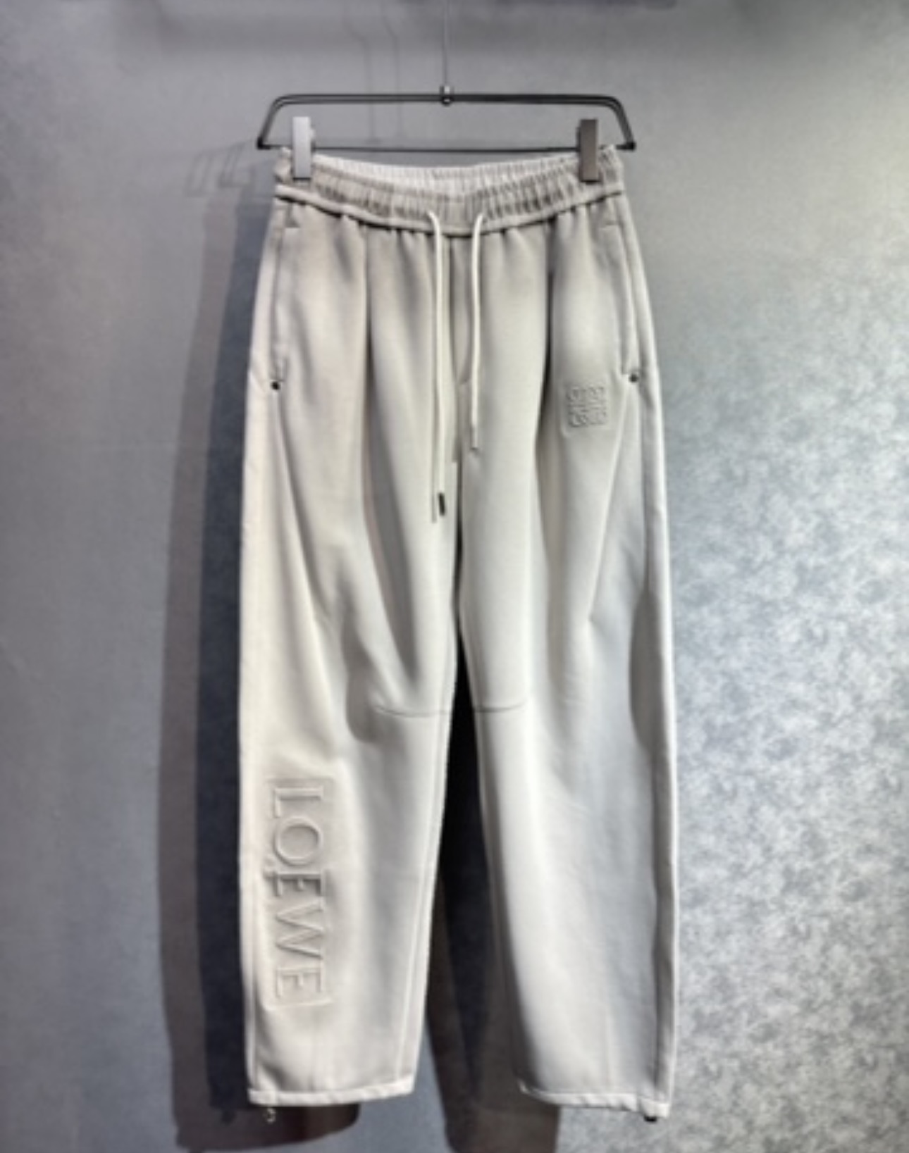 🔥LOEWE 罗意威 26年新款休闲裤🔥专柜热销款 品味与价值共享 身穿着非常舒适 低调不失奢华 穿出去