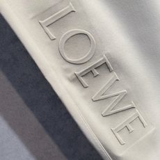 🔥LOEWE 罗意威 26年新款休闲裤🔥专柜热销款 品味与价值共享 身穿着非常舒适 低调不失奢华 穿出去 🔥LOEWE 罗意威 26年新款休闲裤🔥专柜热销款 品味与价值共享 身穿着非常舒适 低调不失奢华 穿出去