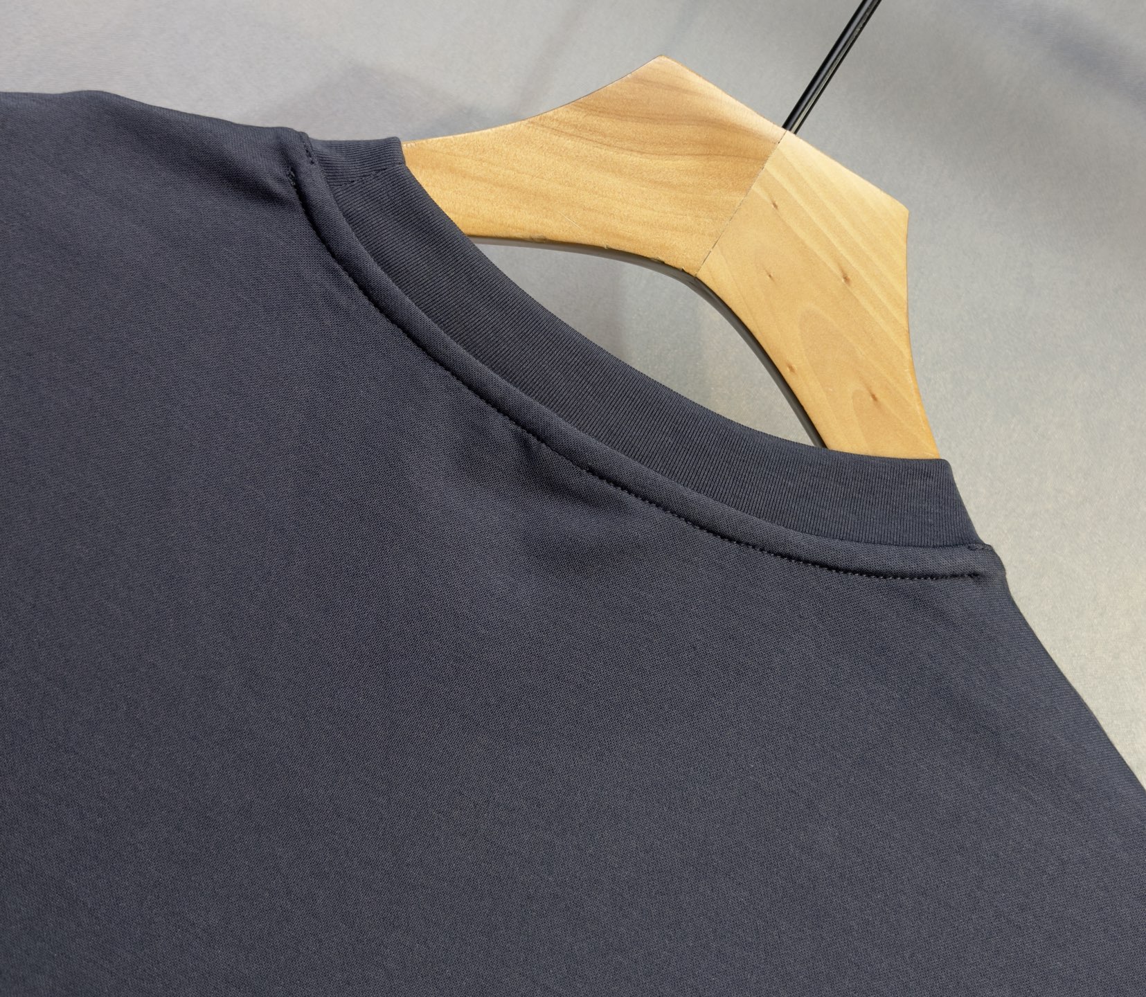 🔥MONCLER 蒙口 26SS新款春夏短袖 最高版本客供定制高端丝光珠地棉面料 简单时尚款，配色超级好