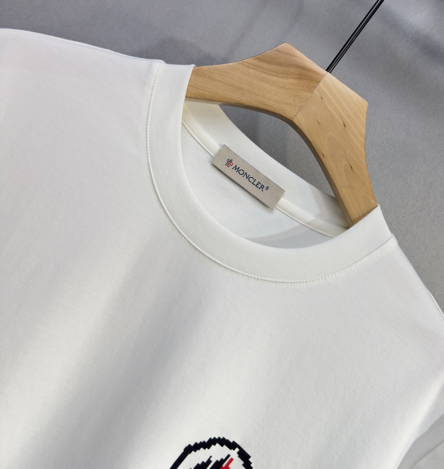 🔥MONCLER 蒙口 26SS新款春夏短袖 最高版本客供定制高端丝光珠地棉面料 简单时尚款，配色超级好