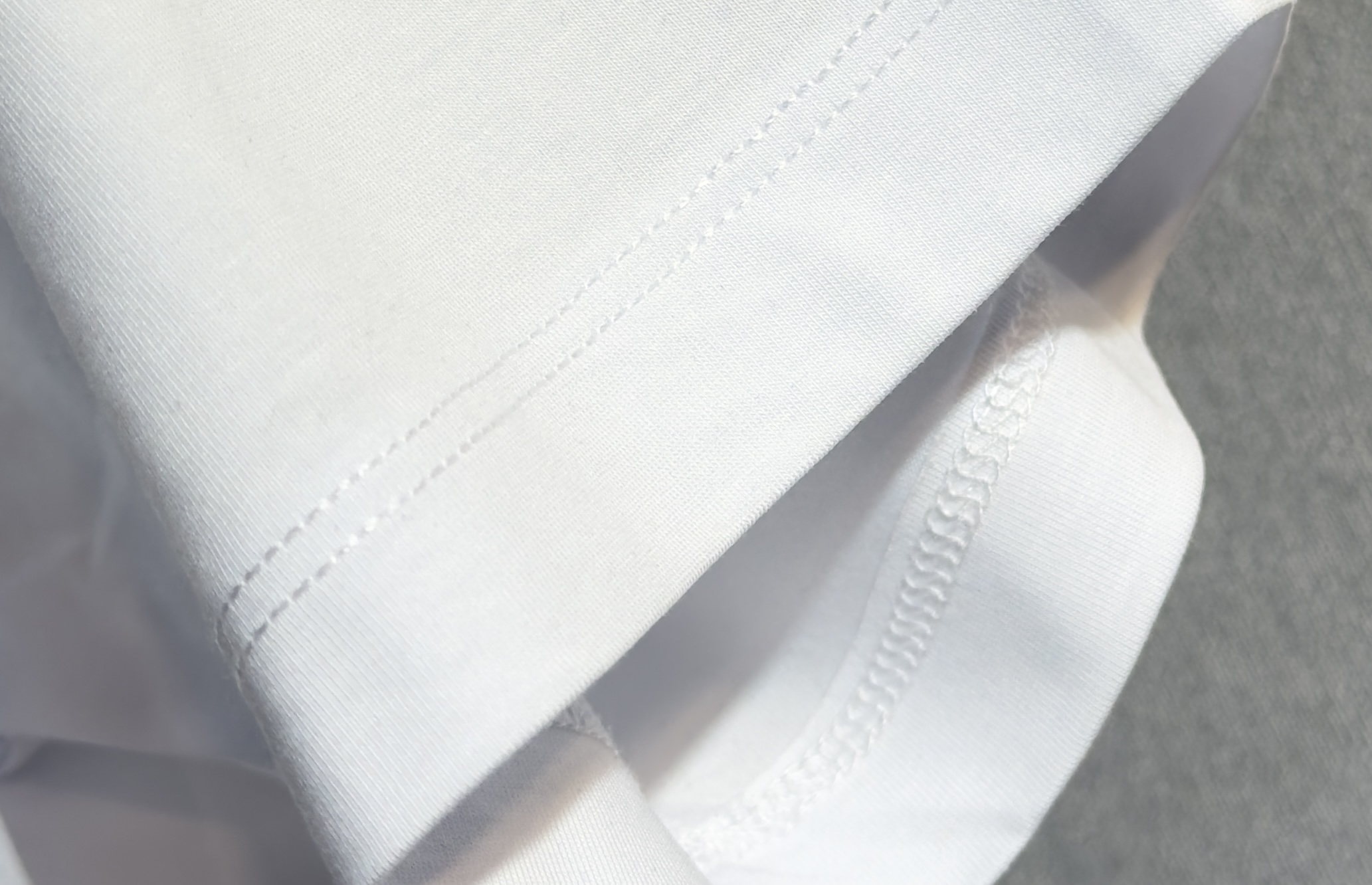 🔥🔥ARMANI 阿玛尼 高端定制 2026早春独家专供新款原单短袖T恤 高端版本 采用天丝丝光棉面料 